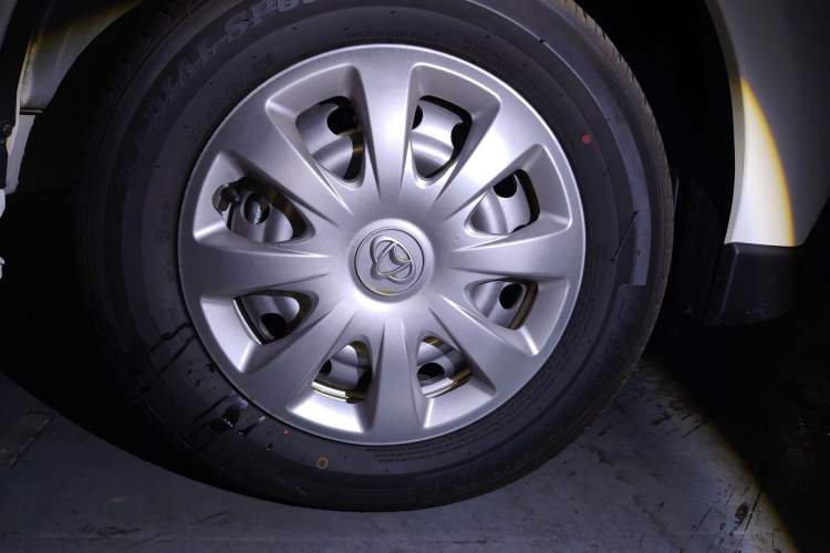 Used CHANGAN KAICHENG Ounuo S 2021 1.5L Ono S Smart Edition Dual-Steaming Air-Conditioned Bus JL473QG Right Front Wheel Hub