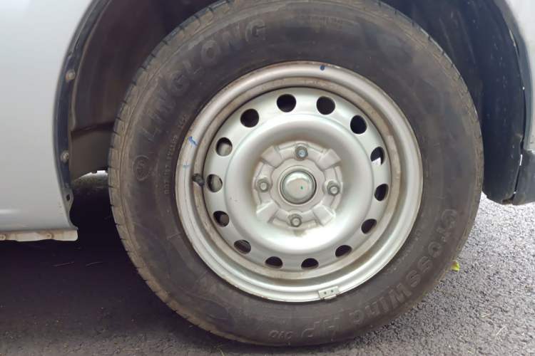 Used CHANGAN KAICHENG Ounuo S 2021 1.5L Ono S Smart Edition Single-Steaming Air-Conditioned Bus JL473QG Right Front Wheel Hub