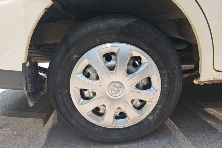 Used CHANGAN KAICHENG Ounuo S 2021 1.5L Ono S Smart Edition Dual-Steaming Air-Conditioned Bus JL473QG Right Rear Wheel Hub