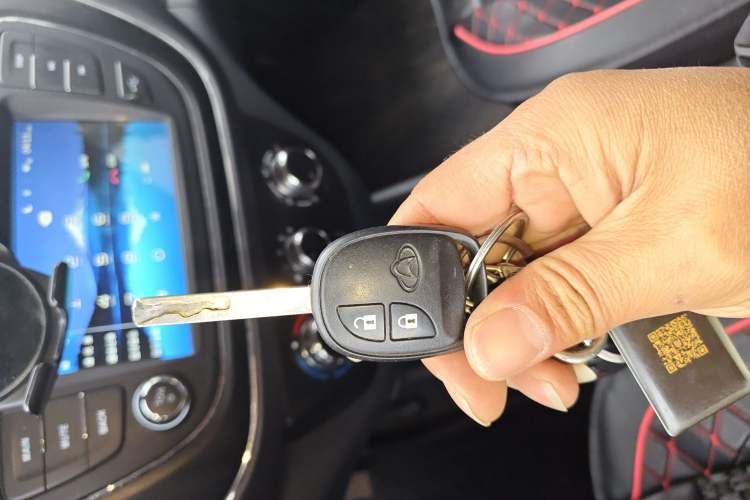 Used CHANGAN KAICHENG Ounuo S 2021 1.5L Ono S Smart Edition Dual-Steaming Air-Conditioned Bus JL473QG Vehicle Key