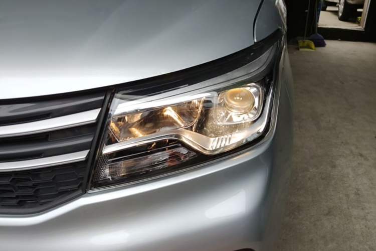 Used CHANGAN KAICHENG Ounuo S 2023 1.5L Deluxe Edition Dual-Steaming Air-Conditioned Passenger Van JL473QG 7 Seats Left Front Headlight