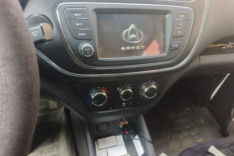 Used CHANGAN KAICHENG Ounuo S 2023 1.5L Deluxe Edition Dual-Steaming Air-Conditioned Passenger Van JL473QG 7 Seats Audio And AC Panel