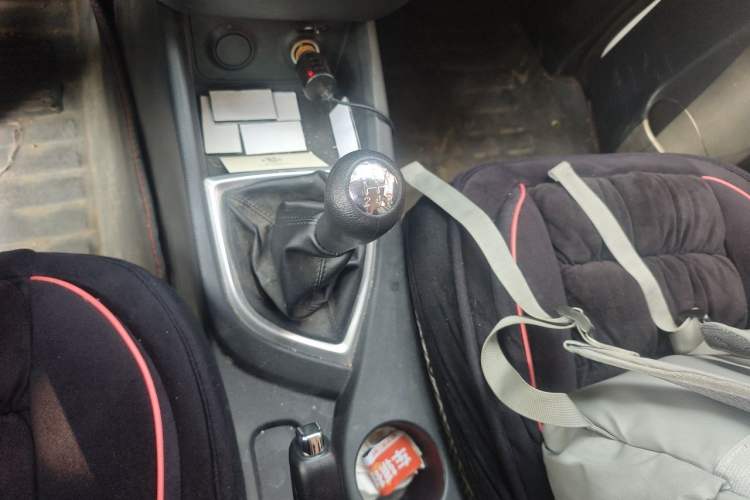 Used CHANGAN KAICHENG Ounuo S 2023 1.5L Deluxe Edition Dual-Steaming Air-Conditioned Passenger Van JL473QG 7 Seats Gear Lever