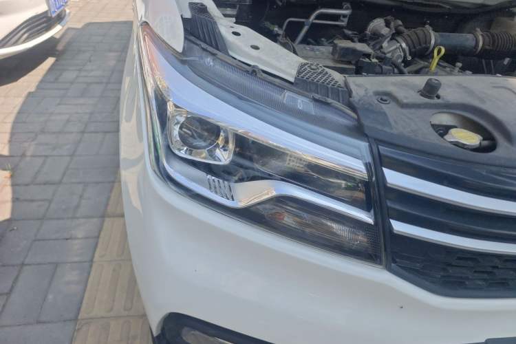 Used CHANGAN KAICHENG Ounuo S 2023 1.5L Deluxe Edition Dual-Steaming Air-Conditioned Passenger Van JL473QG 7 Seats Right Front Headlight