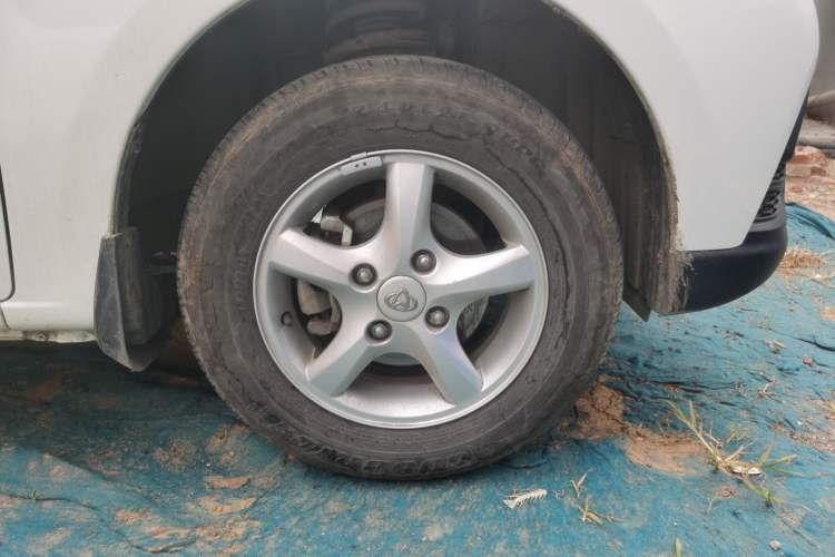 Used CHANGAN KAICHENG Ounuo S 2023 1.5L Deluxe Edition Dual-Steaming Air-Conditioned Passenger Van JL473QG 7 Seats Right Front Wheel Hub