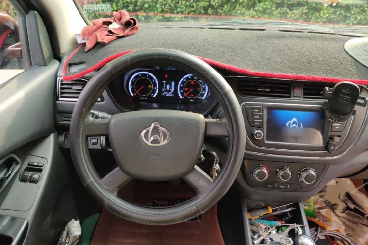 Used CHANGAN KAICHENG Ounuo S 2023 1.5L Deluxe Edition Dual-Steaming Air-Conditioned Passenger Van JL473QG 7 Seats Steering Wheel