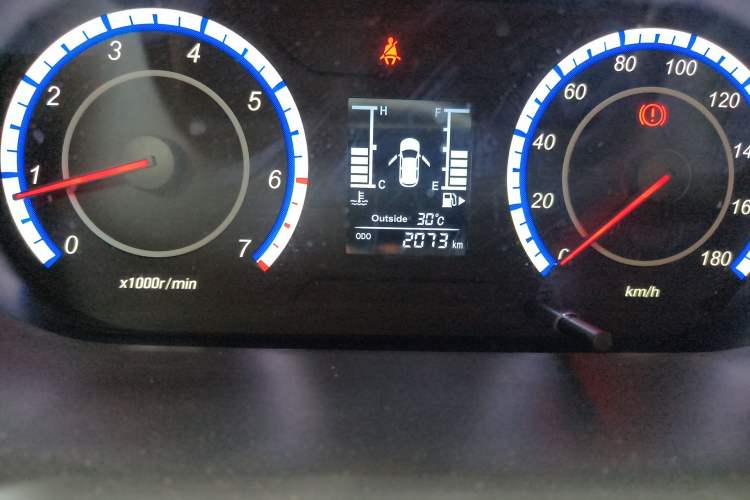 Used CHANGAN KAICHENG Ounuo S 2025 1.5L Deluxe Edition Dual-Steaming Air-Conditioned Passenger Vehicle JL473QG 5 Seats Odometer Close Up