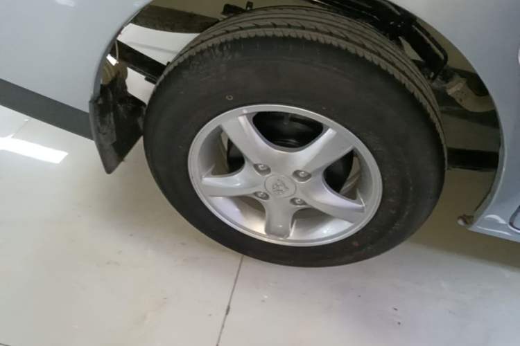 Used CHANGAN KAICHENG Ounuo S 2025 1.5L Deluxe Edition Dual-Steaming Air-Conditioned Passenger Vehicle JL473QG 5 Seats Right Rear Wheel Hub