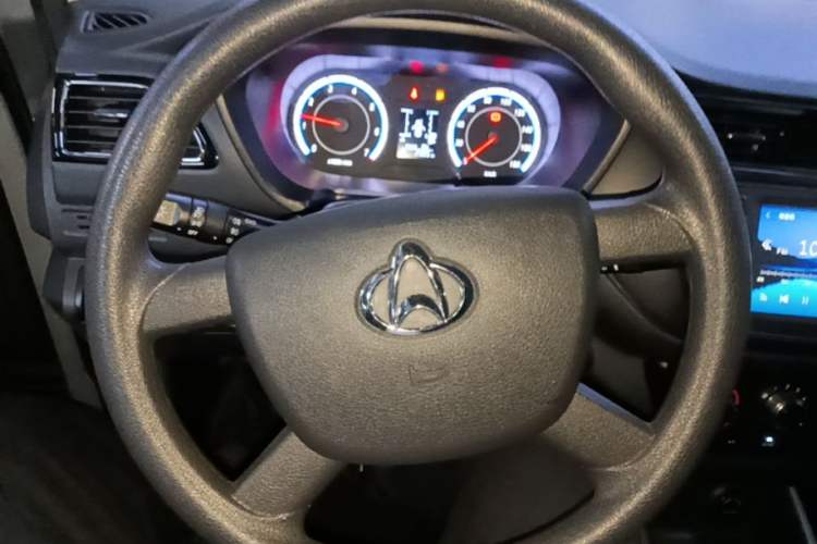 Used CHANGAN KAICHENG Ounuo S 2025 1.5L Deluxe Edition Dual-Steaming Air-Conditioned Passenger Vehicle JL473QG 5 Seats Steering Wheel