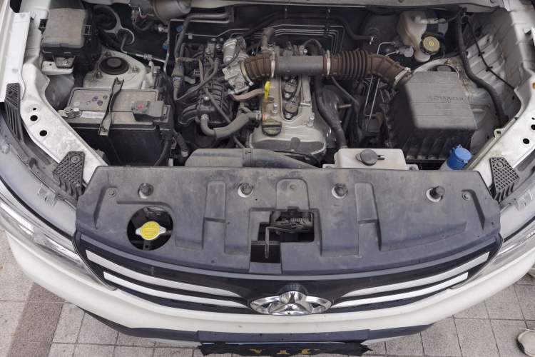 Used CHANGAN KAICHENG Ounuo S 2025 1.5L Deluxe Edition Dual-Steaming Air-Conditioned Passenger Vehicle JL473QG 5 Seats Engine Bay
