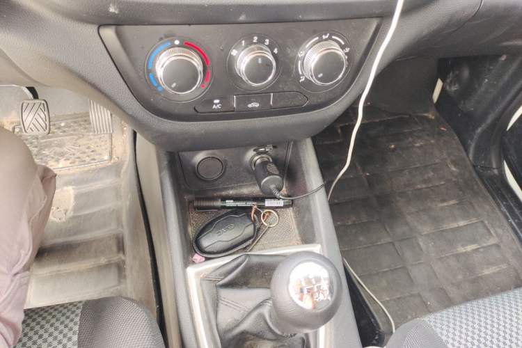 Used CHANGAN KAICHENG Ounuo S 2025 1.5L Deluxe Edition Dual-Steaming Air-Conditioned Passenger Vehicle JL473QG 5 Seats Gear Lever