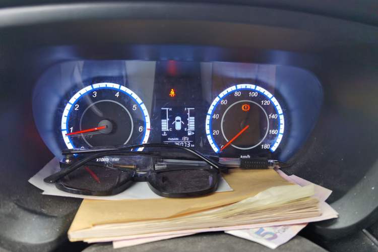 Used CHANGAN KAICHENG Ounuo S 2025 1.5L Deluxe Edition Dual-Steaming Air-Conditioned Passenger Vehicle JL473QG 5 Seats Instrument Cluster