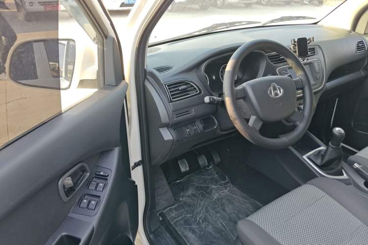 Used CHANGAN KAICHENG Ounuo S 2025 1.5L Deluxe Edition Dual-Steaming Air-Conditioned Passenger Vehicle JL473QG 5 Seats Interior 3