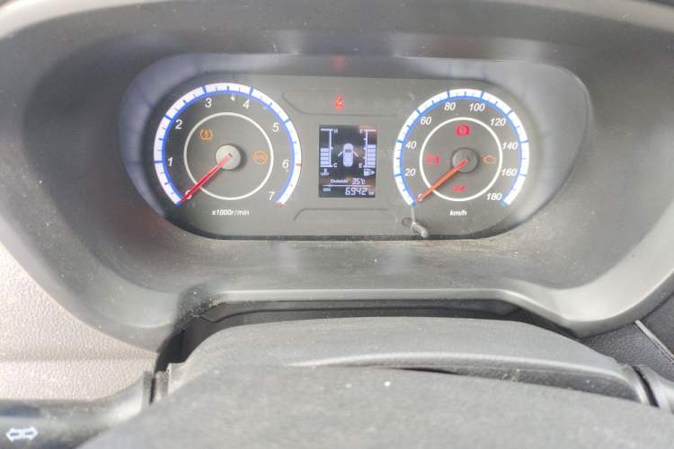 Used CHANGAN KAICHENG Ounuo S 2025 1.5L Deluxe Edition Dual-Steaming Air-Conditioned Passenger Vehicle JL473QG 5 Seats Odometer Close Up
