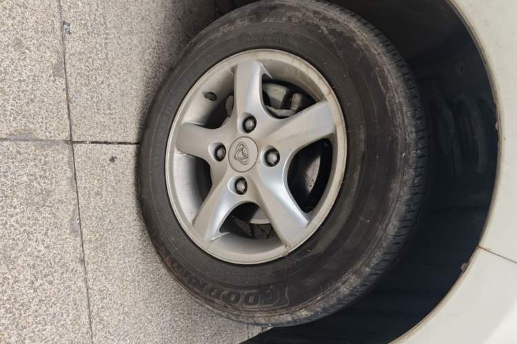 Used CHANGAN KAICHENG Ounuo S 2025 1.5L Deluxe Edition Dual-Steaming Air-Conditioned Passenger Vehicle JL473QG 5 Seats Right Front Wheel Hub