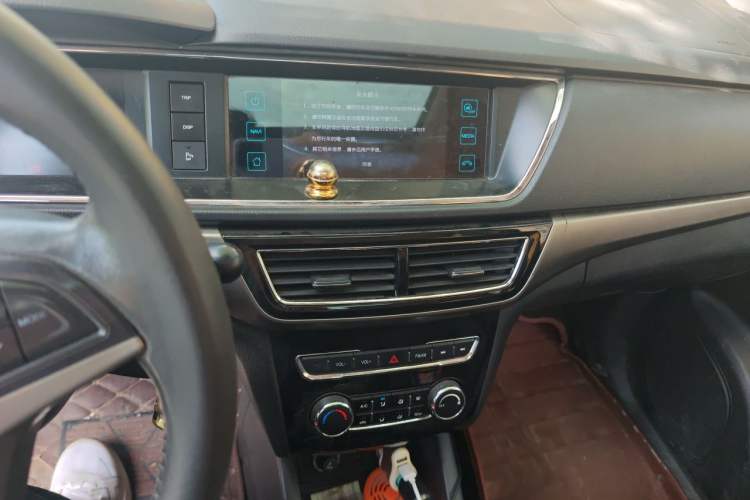 Used CHANGAN KAICHENG Oushang A600 2016 1.5L Manual Luxury 7-Seater Audio And AC Panel