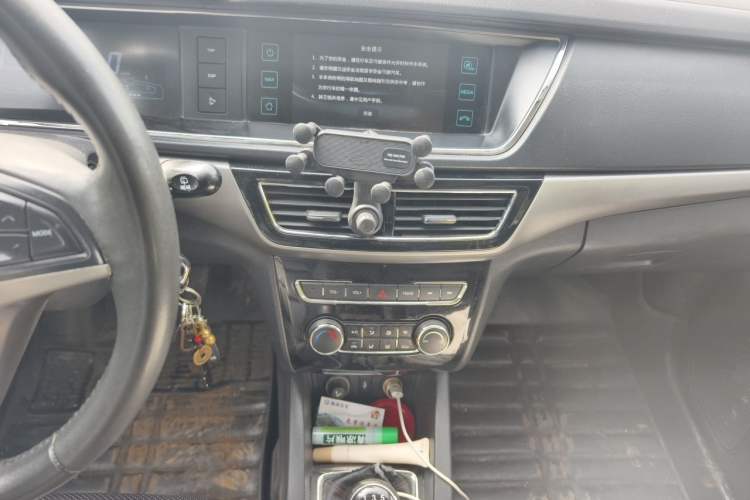 Used CHANGAN KAICHENG Oushang A600 2016 1.5L Manual Luxury 7-Seater Audio And AC Panel