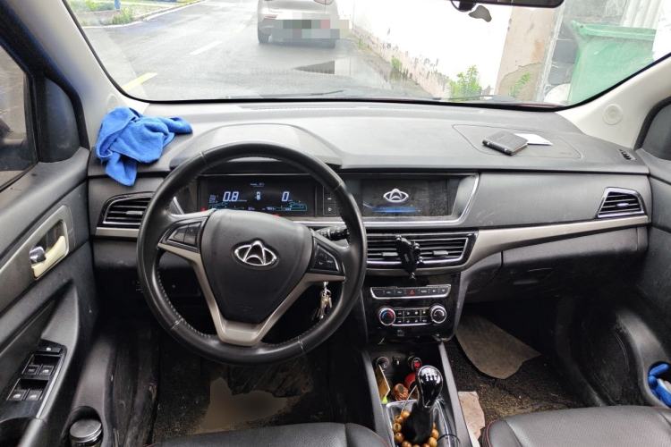 Used CHANGAN KAICHENG Oushang A600 2016 1.5L Manual Luxury 7-Seater Center Console