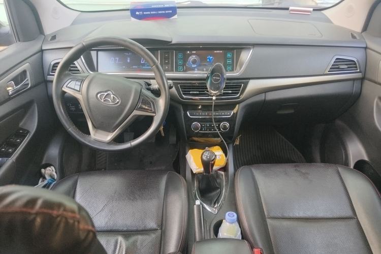 Used CHANGAN KAICHENG Oushang A600 2016 1.5L Manual Luxury 7-Seater Center Console