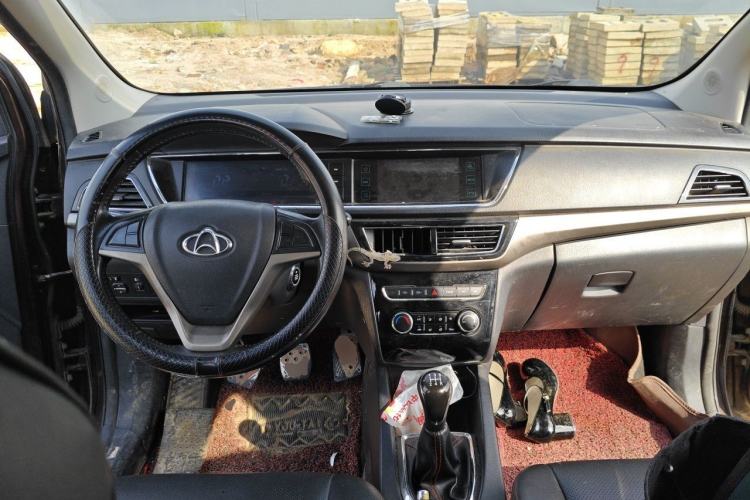 Used CHANGAN KAICHENG Oushang A600 2016 1.5L Manual Luxury 7-Seater Center Console