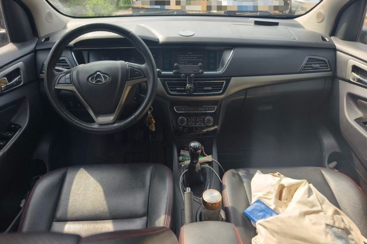 Used CHANGAN KAICHENG Oushang A600 2016 1.5L Manual Luxury 7-Seater Center Console
