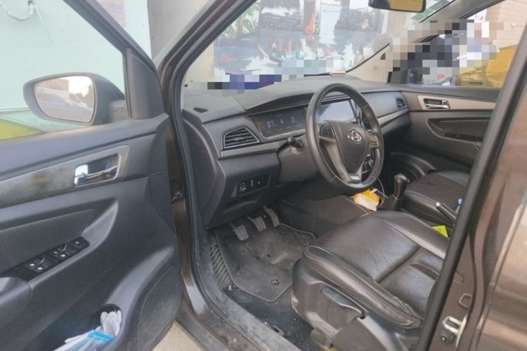 Used CHANGAN KAICHENG Oushang A600 2016 1.5L Manual Luxury 7-Seater Driver Seat