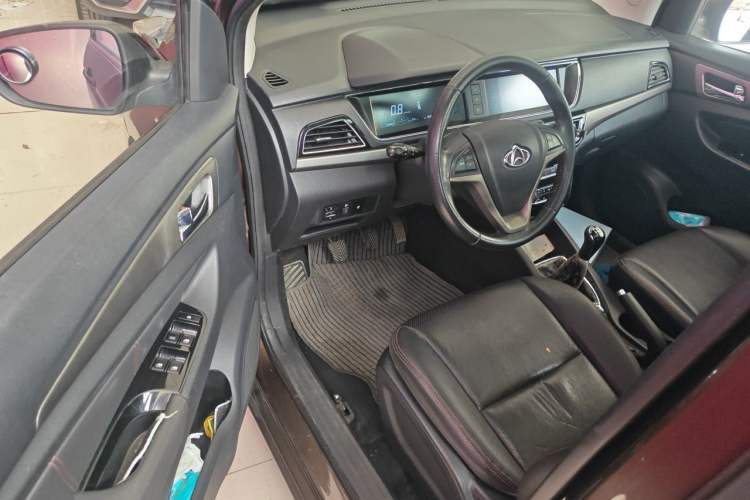 Used CHANGAN KAICHENG Oushang A600 2016 1.5L Manual Luxury 7-Seater Driver Seat