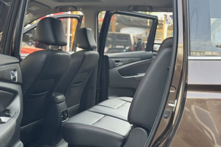 Used CHANGAN KAICHENG Oushang A600 2016 1.5L Manual Luxury 7-Seater Interior 9