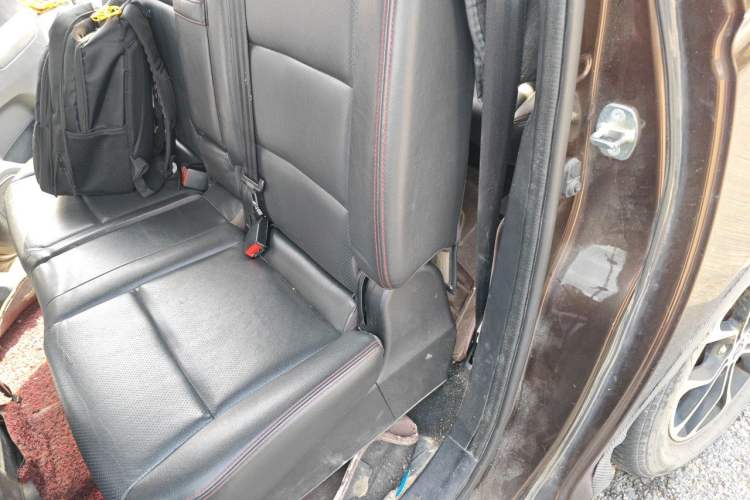 Used CHANGAN KAICHENG Oushang A600 2016 1.5L Manual Luxury 7-Seater Left Rear Seat