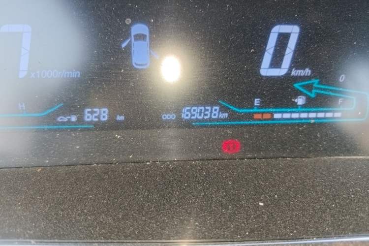 Used CHANGAN KAICHENG Oushang A600 2016 1.5L Manual Luxury 7-Seater Odometer Close Up