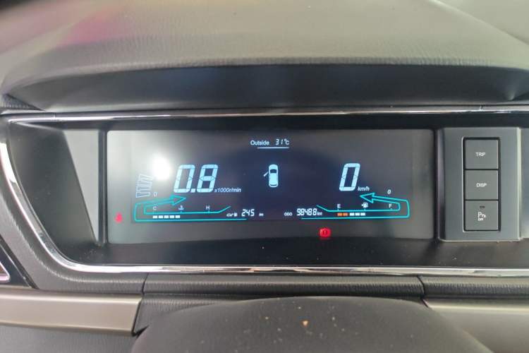Used CHANGAN KAICHENG Oushang A600 2016 1.5L Manual Luxury 7-Seater Odometer Close Up