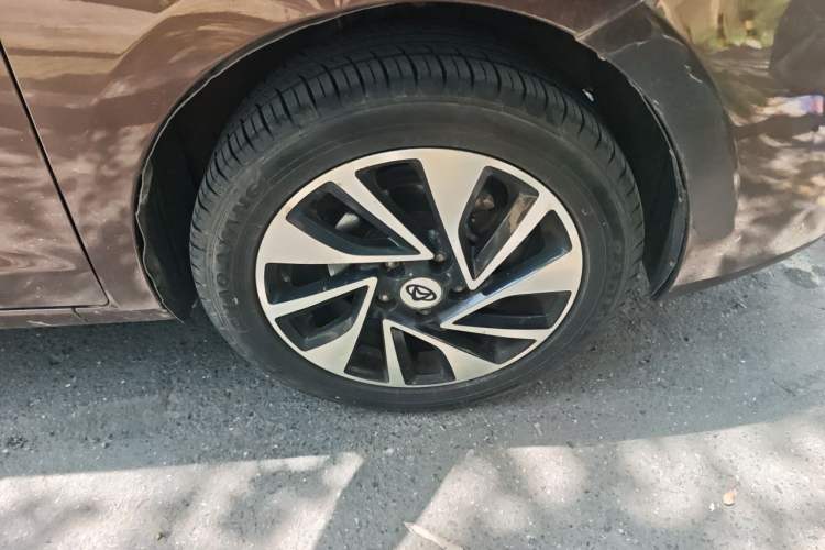 Used CHANGAN KAICHENG Oushang A600 2016 1.5L Manual Luxury 7-Seater Right Front Wheel Hub