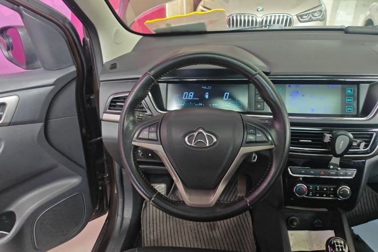 Used CHANGAN KAICHENG Oushang A600 2016 1.5L Manual Luxury 7-Seater Steering Wheel
