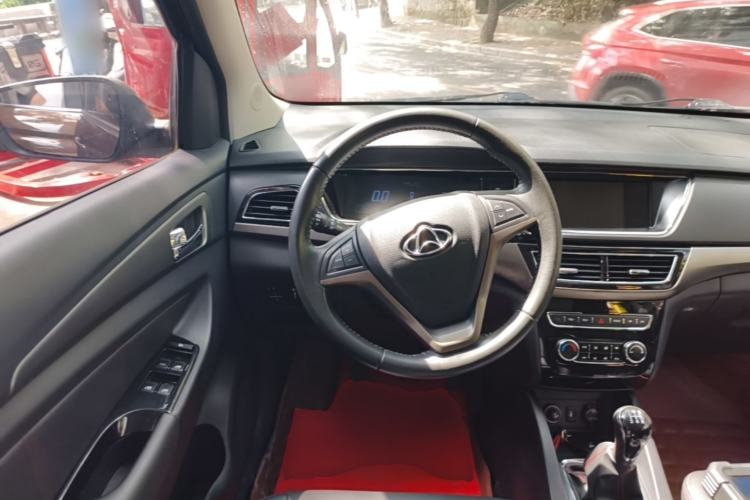 Used CHANGAN KAICHENG Oushang A600 2016 1.5L Manual Luxury 7-Seater Steering Wheel