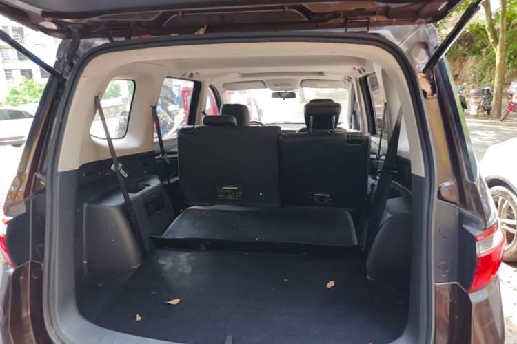 Used CHANGAN KAICHENG Oushang A600 2016 1.5L Manual Luxury 7-Seater Trunk