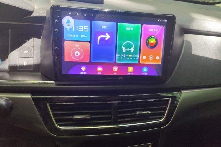 Used CHANGAN KAICHENG Oushang A600 2016 1.5L Manual Luxury 7-Seater Audio And AC Panel