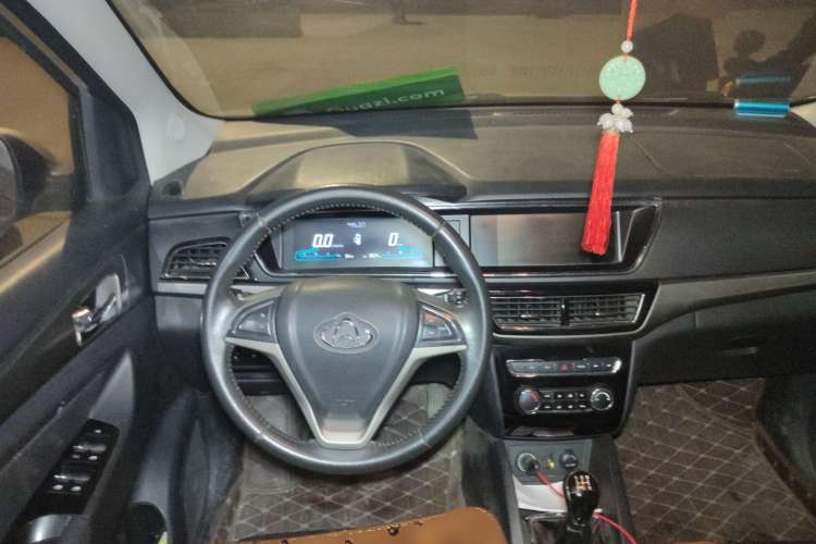 Used CHANGAN KAICHENG Oushang A600 2016 1.5L Manual Luxury 7-Seater Center Console