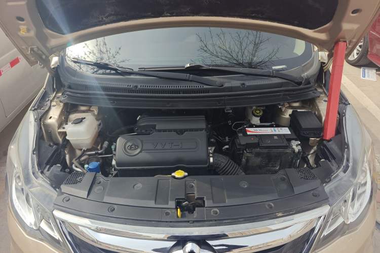 Used CHANGAN KAICHENG Oushang A600 2016 1.5L Manual Luxury 7-Seater Engine Bay