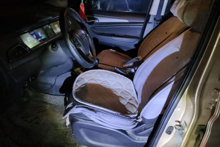 Used CHANGAN KAICHENG Oushang A600 2016 1.5L Manual Luxury 6-Seater Left Front Seat