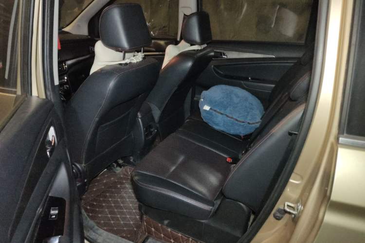 Used CHANGAN KAICHENG Oushang A600 2016 1.5L Manual Luxury 7-Seater Left Rear Seat