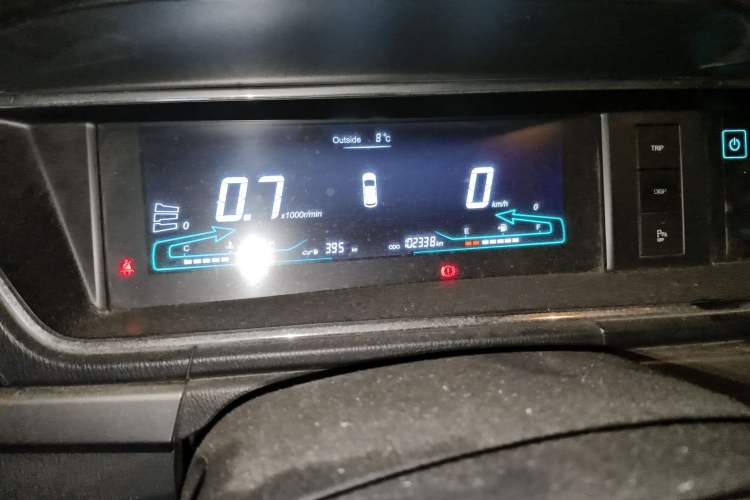 Used CHANGAN KAICHENG Oushang A600 2016 1.5L Manual Luxury 6-Seater Odometer Close Up