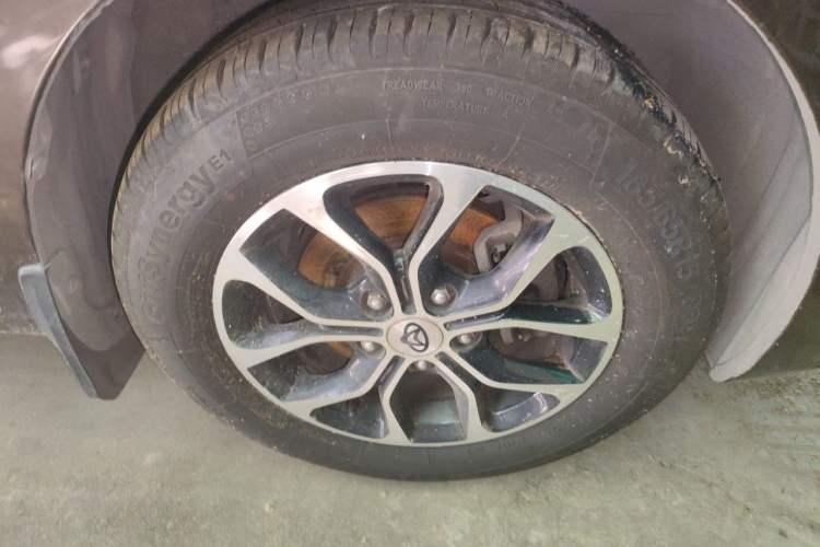 Used CHANGAN KAICHENG Oushang A600 2016 1.5L Manual Luxury 7-Seater Right Front Wheel Hub