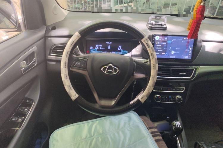 Used CHANGAN KAICHENG Oushang A600 2016 1.5L Manual Luxury 7-Seater Steering Wheel