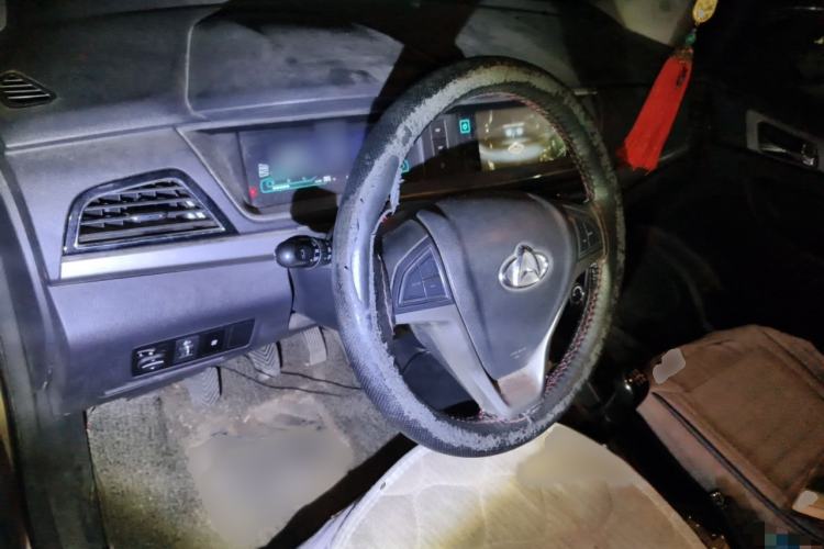 Used CHANGAN KAICHENG Oushang A600 2016 1.5L Manual Luxury 6-Seater Steering Wheel