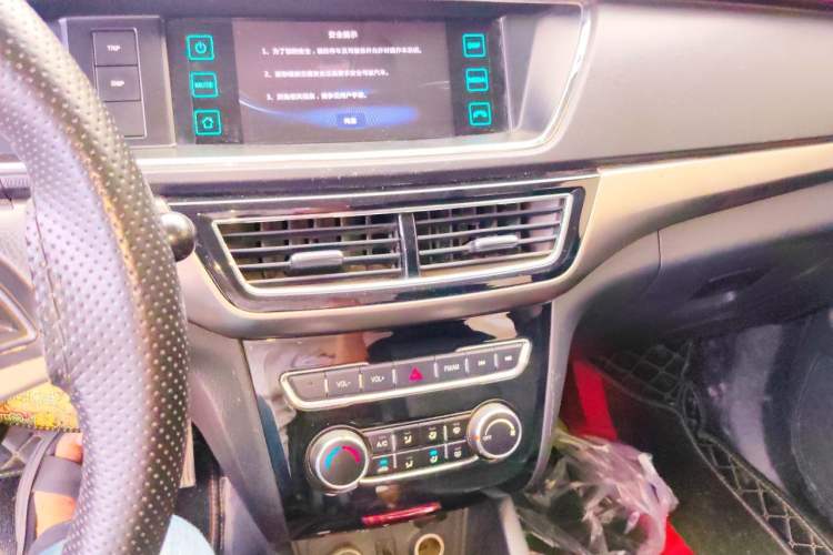 Used CHANGAN KAICHENG Oushang A600 2016 1.5L Manual Elite 7-Seater Audio And AC Panel