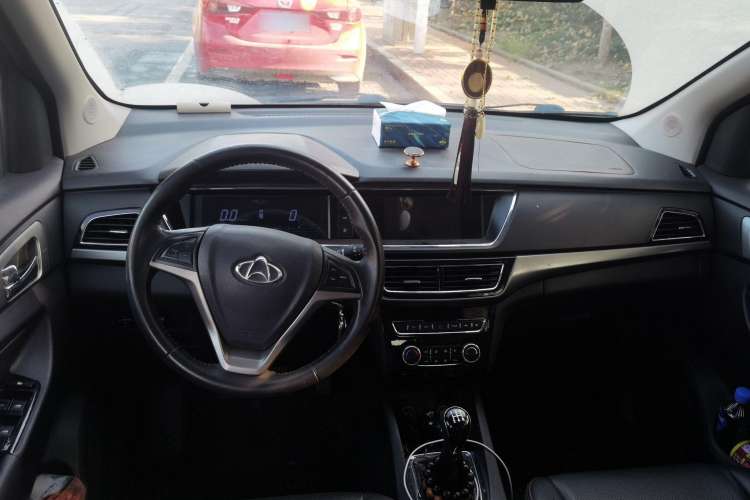 Used CHANGAN KAICHENG Oushang A600 2016 1.5L Manual Luxury 7-Seater Center Console