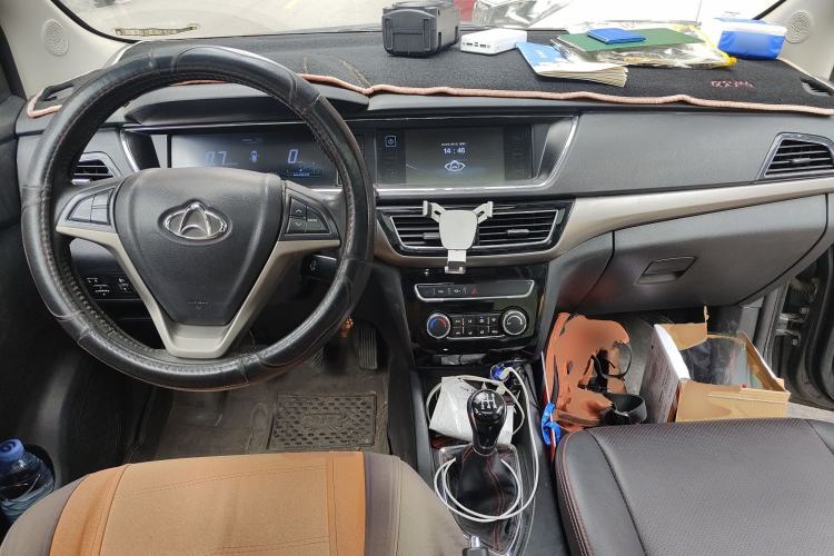 Used CHANGAN KAICHENG Oushang A600 2016 1.5L Manual Luxury 7-Seater Center Console