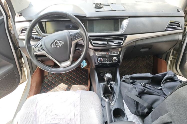 Used CHANGAN KAICHENG Oushang A600 2016 1.5L Manual Luxury 7-Seater Center Console