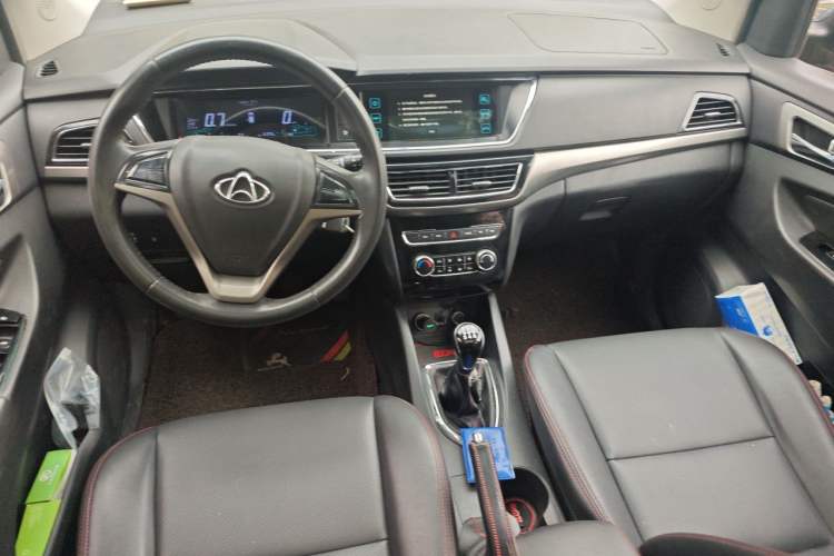 Used CHANGAN KAICHENG Oushang A600 2016 1.5L Manual Luxury 7-Seater Center Console