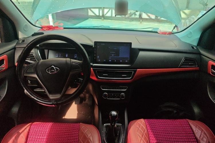 Used CHANGAN KAICHENG Oushang A600 2016 1.5L Manual Standard 7-Seater Center Console